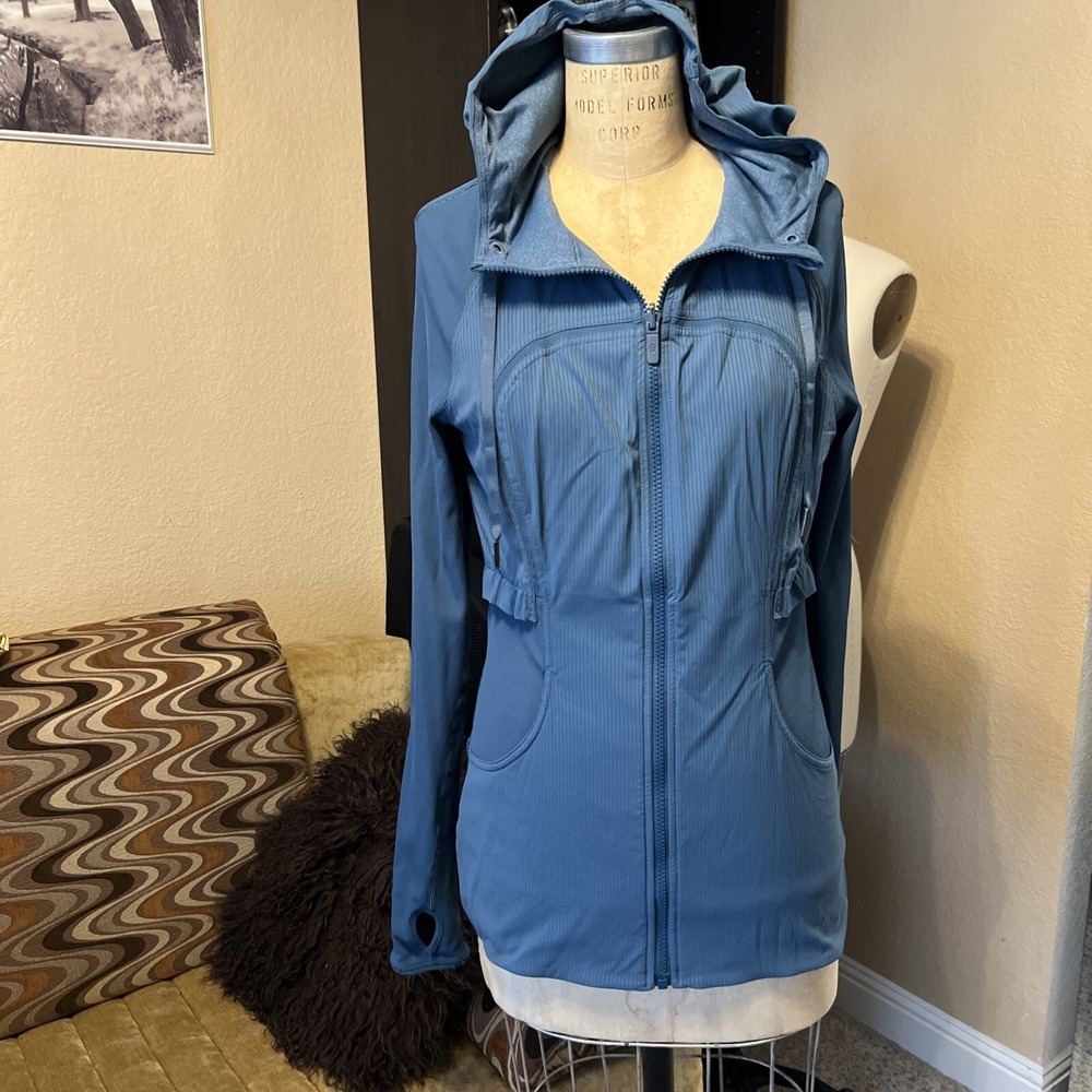 Lululemon Jacket Women Size 8 Green Hooded Lined Performance‎ Full Zip Gym